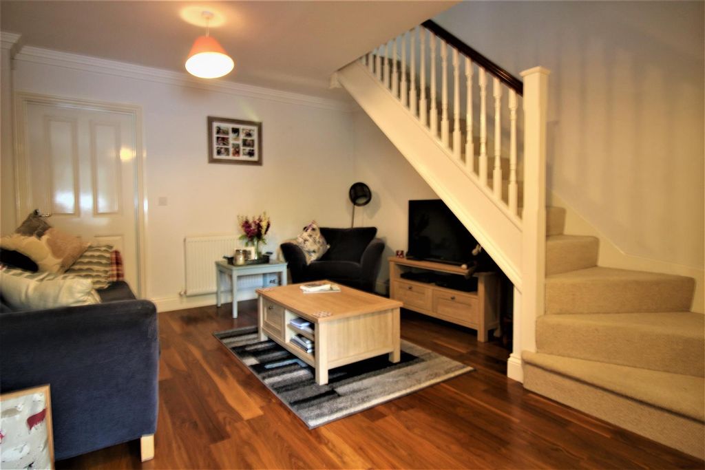 Property photo 3 of 8