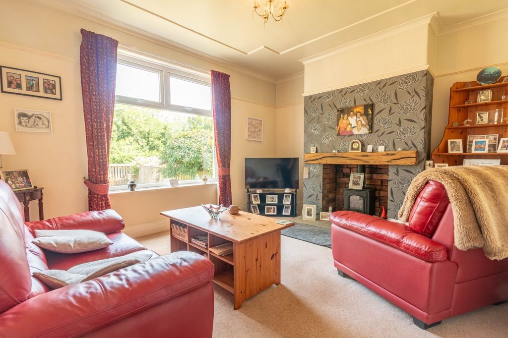 Property photo 3 of 19 Picture No. 11