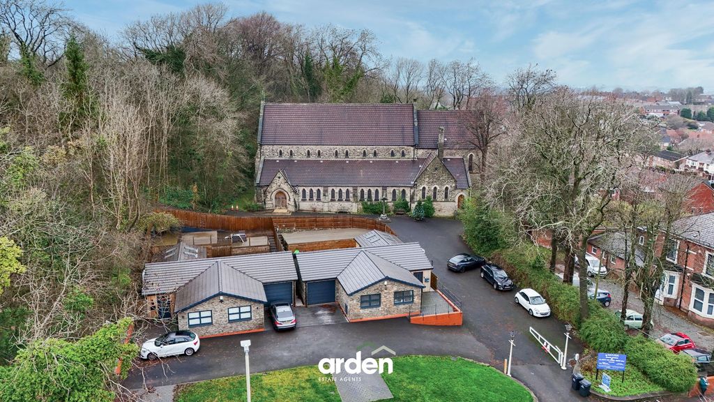 Property photo 2 of 23