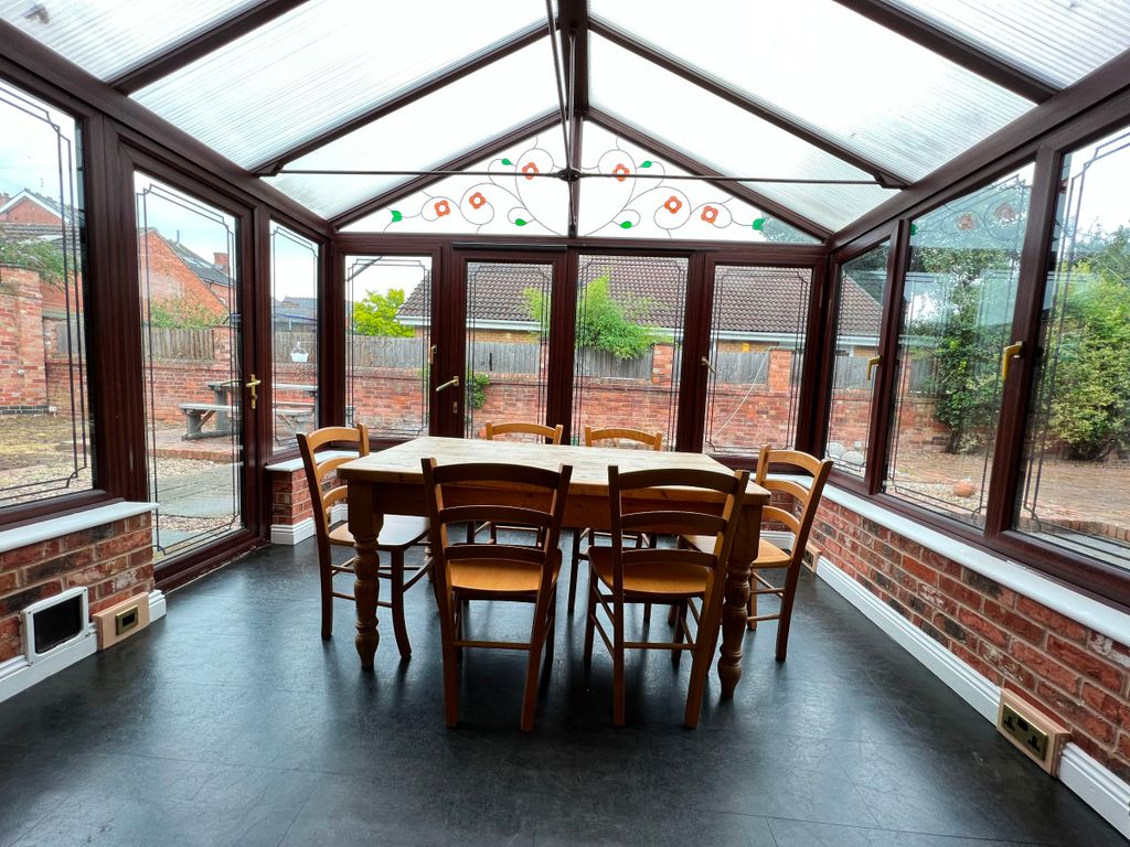 Property photo 2 of 12 260