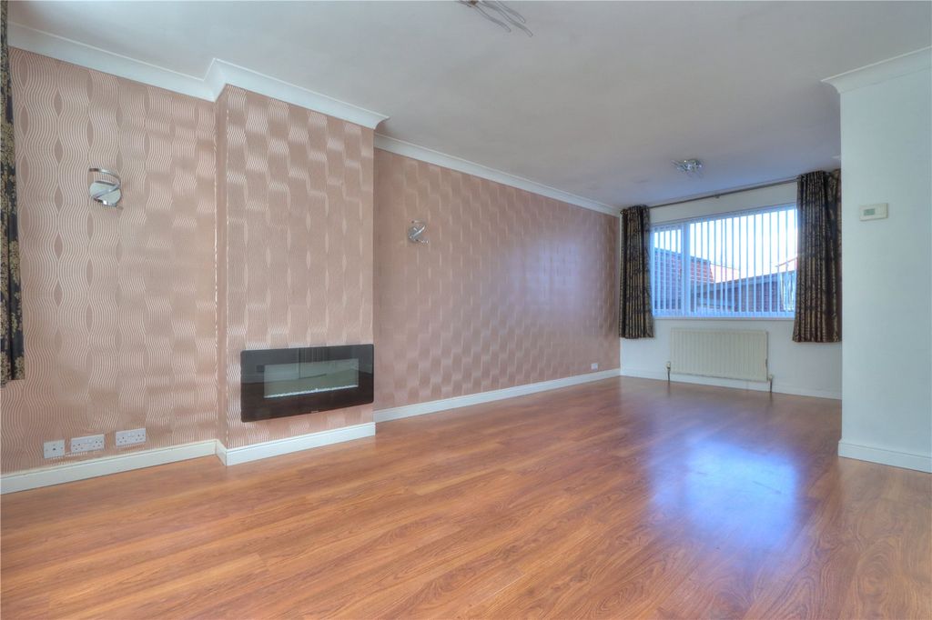 Property photo 2 of 11 Picture No. 71