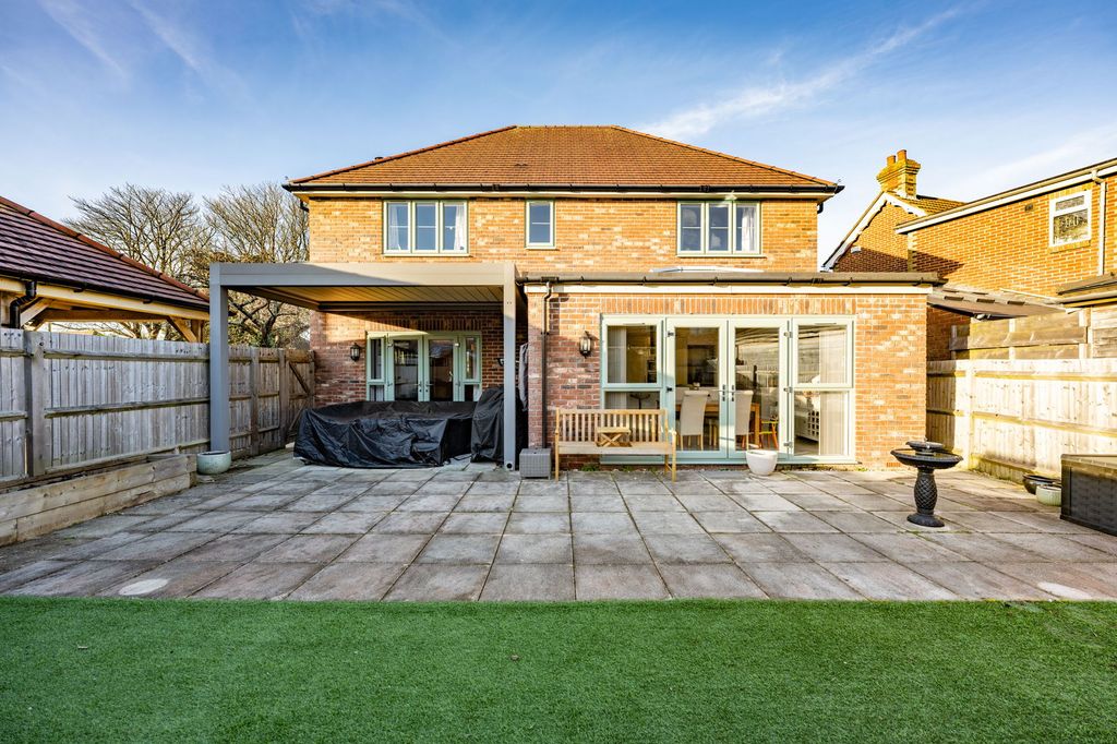 Property photo 3 of 23