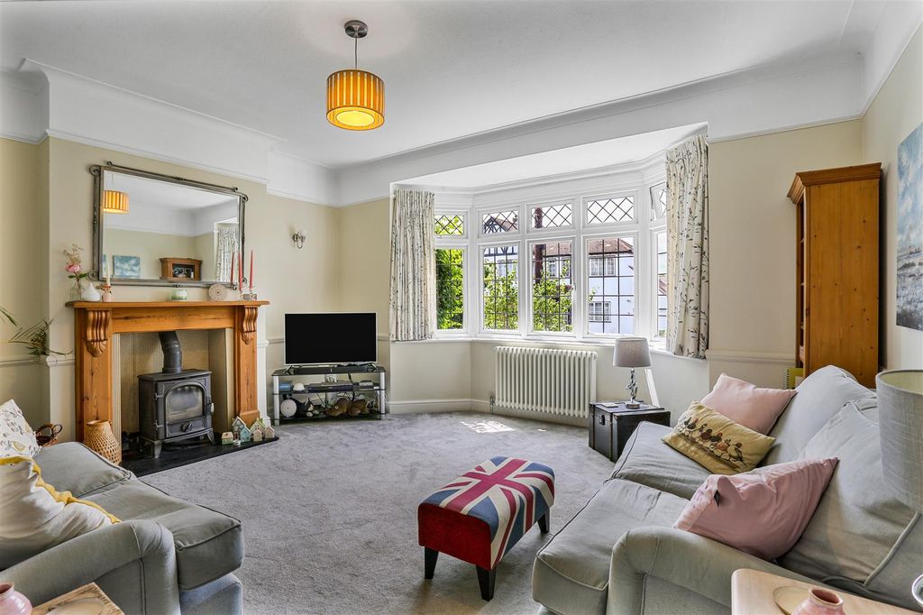 Property photo 2 of 30 1726291586 - 7 Salisbury Road, Sm5 - 28.Jpg