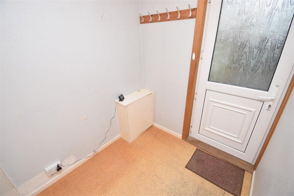 Property photo 2 of 18 Entrance Vestibule..Jpg