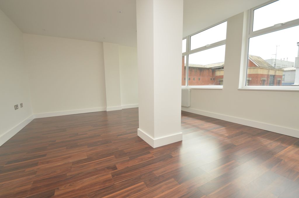Property photo 3 of 4 35 Zenith Lounge.Jpg