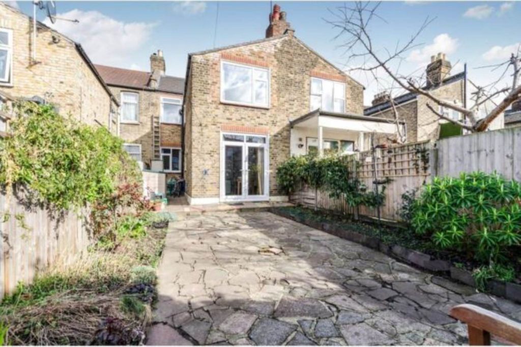 Property photo 2 of 10