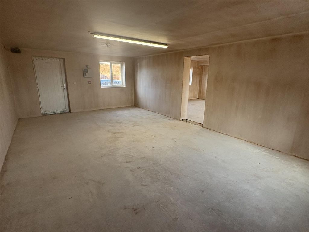 Property photo 2 of 7 Spacious Bright Reception Room With Large Floorpan...