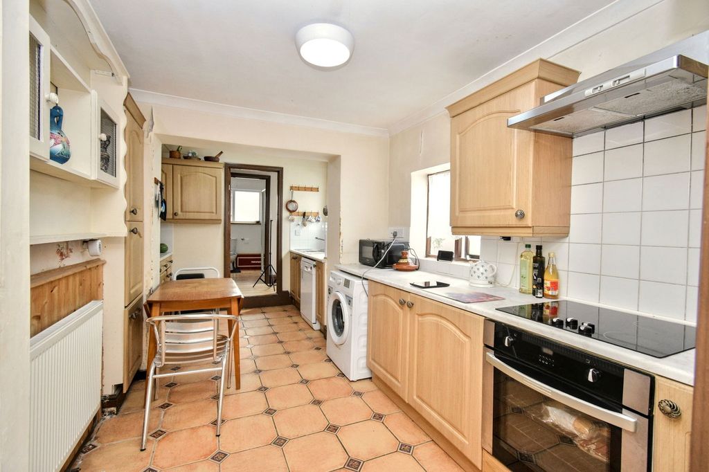 Property photo 3 of 9