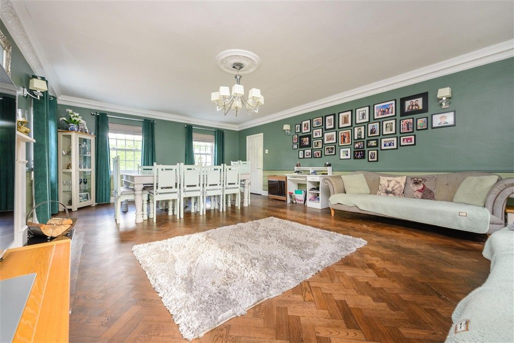 Property photo 2 of 16 Dining Room