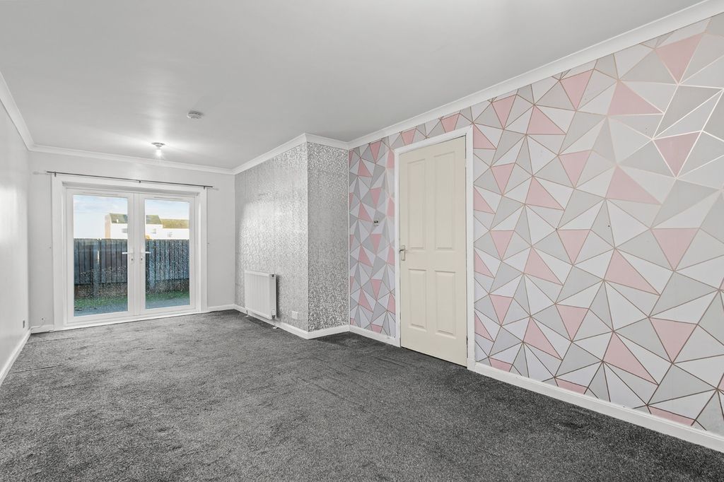 Property photo 2 of 21 4549883