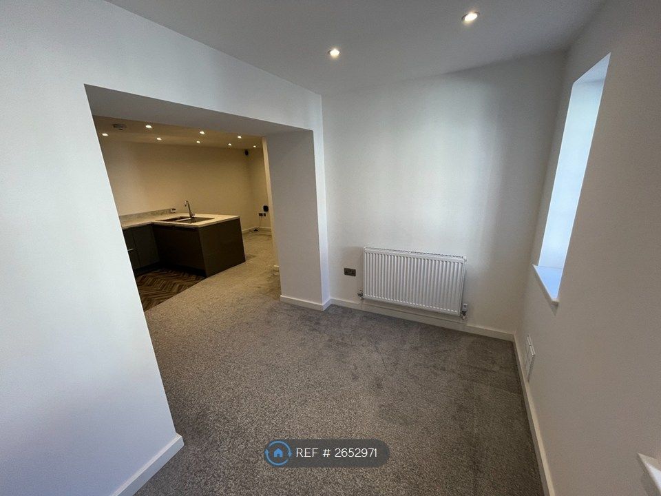 Property photo 3 of 10 Living Area