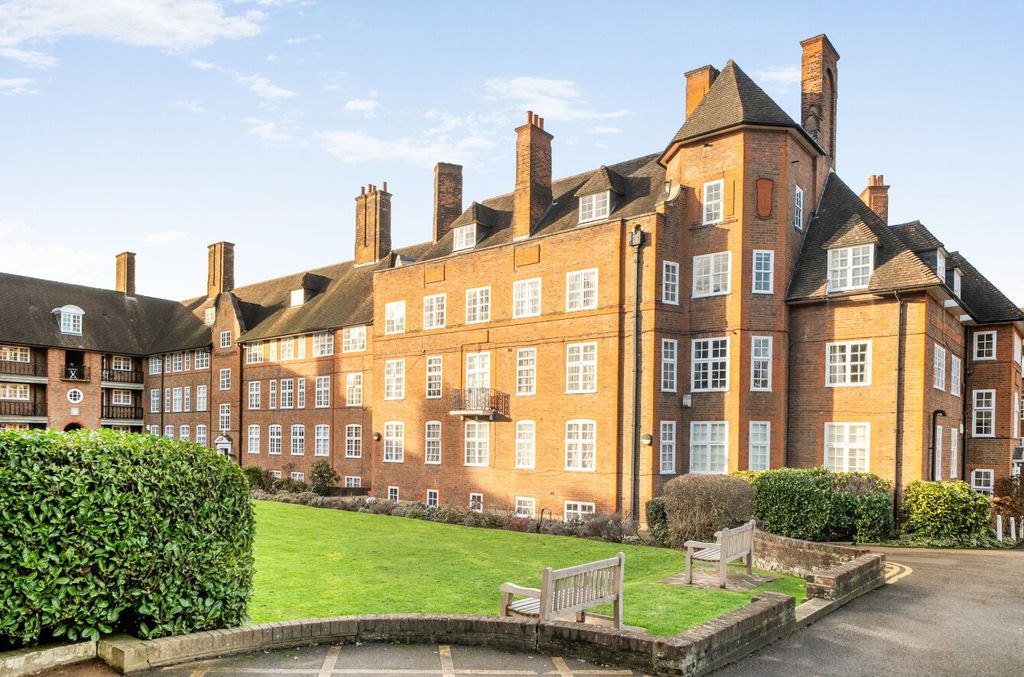 Property photo 2 of 12 1396418-2-695E5B5...