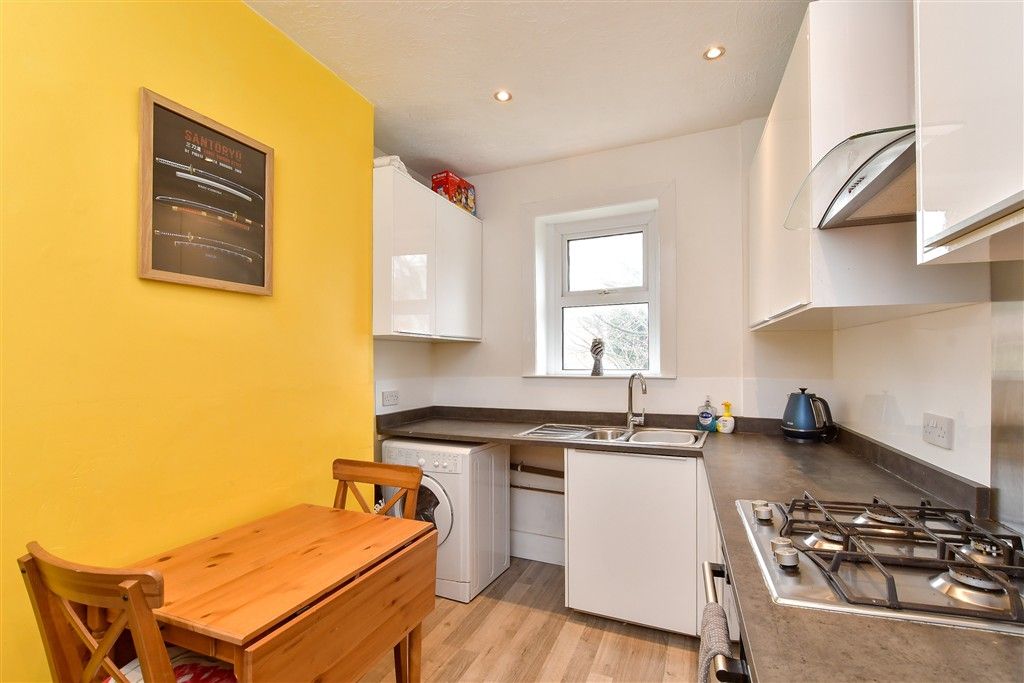 Property photo 3 of 9 Kitchen