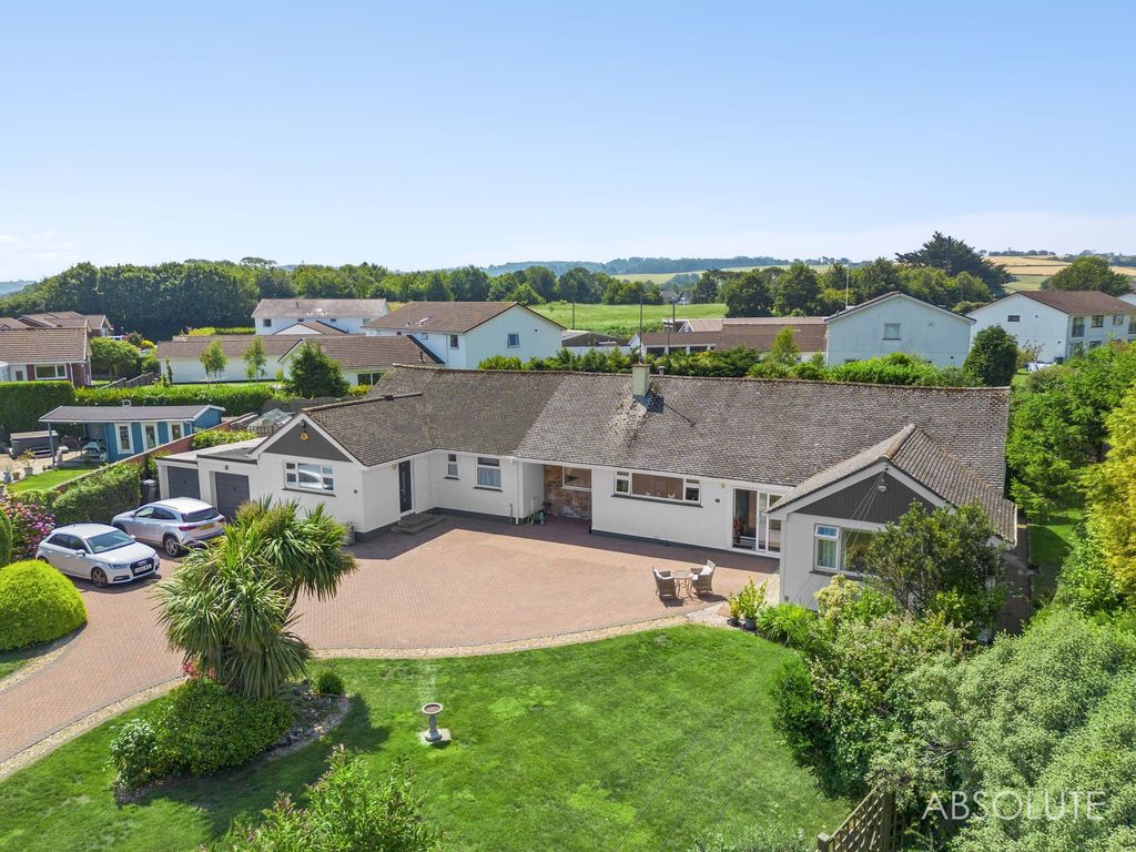 Property photo 1 of 52