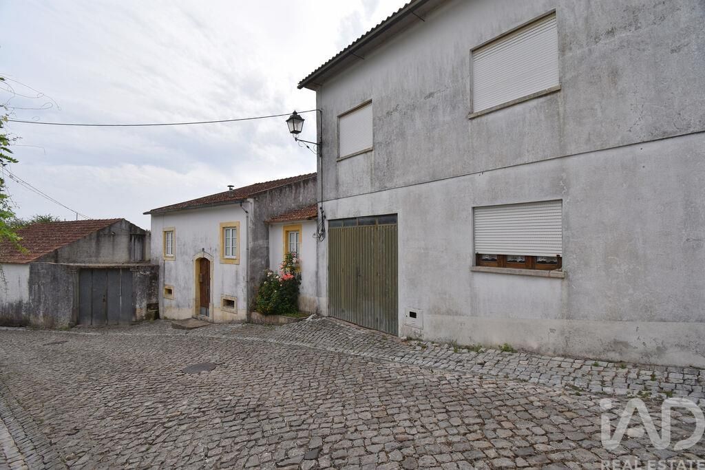 Property photo 3 of 37