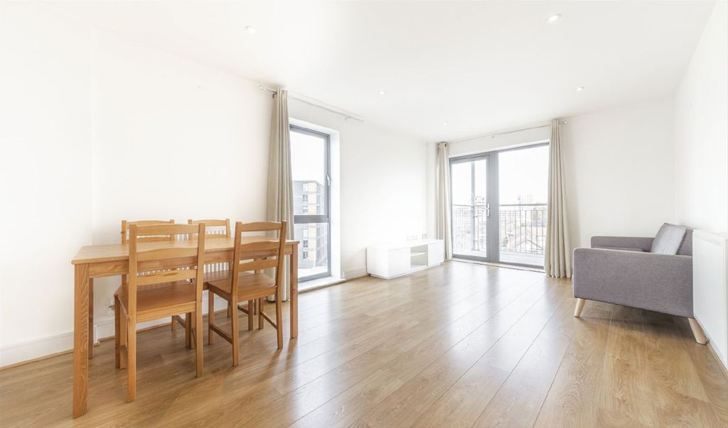 Property photo 3 of 11