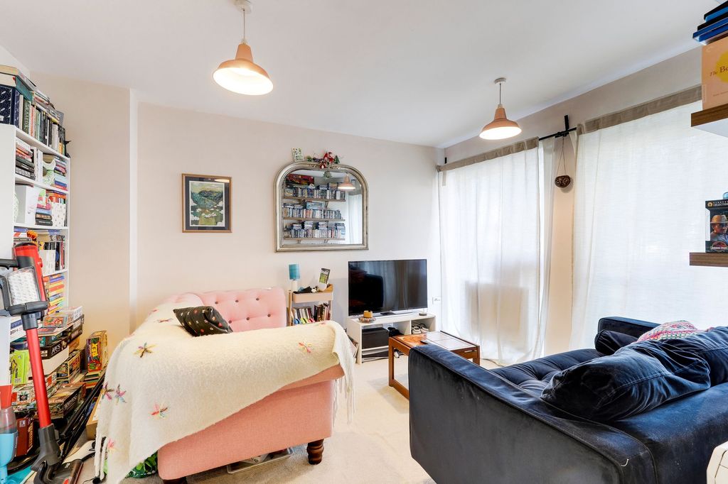 Property photo 3 of 10