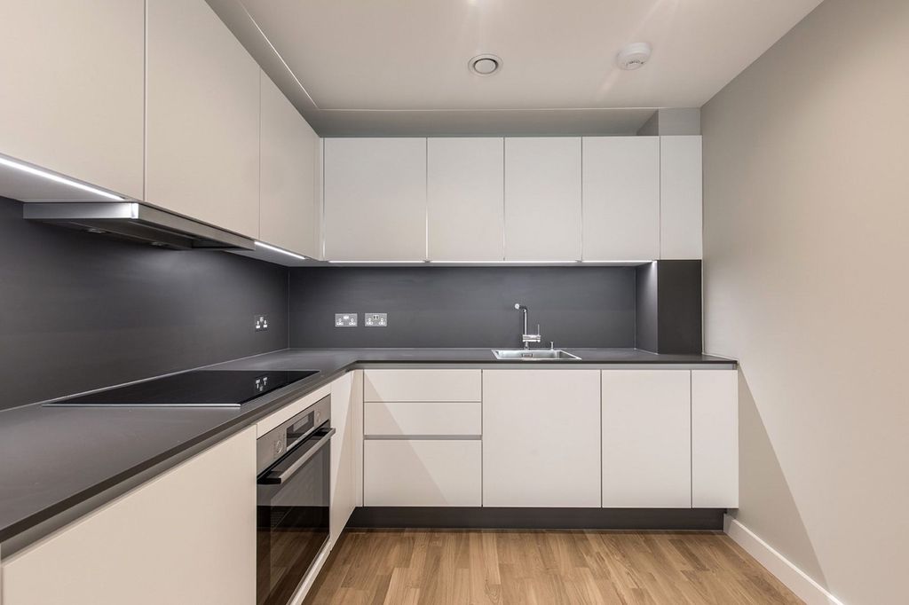 Property photo 2 of 21 Kitchen