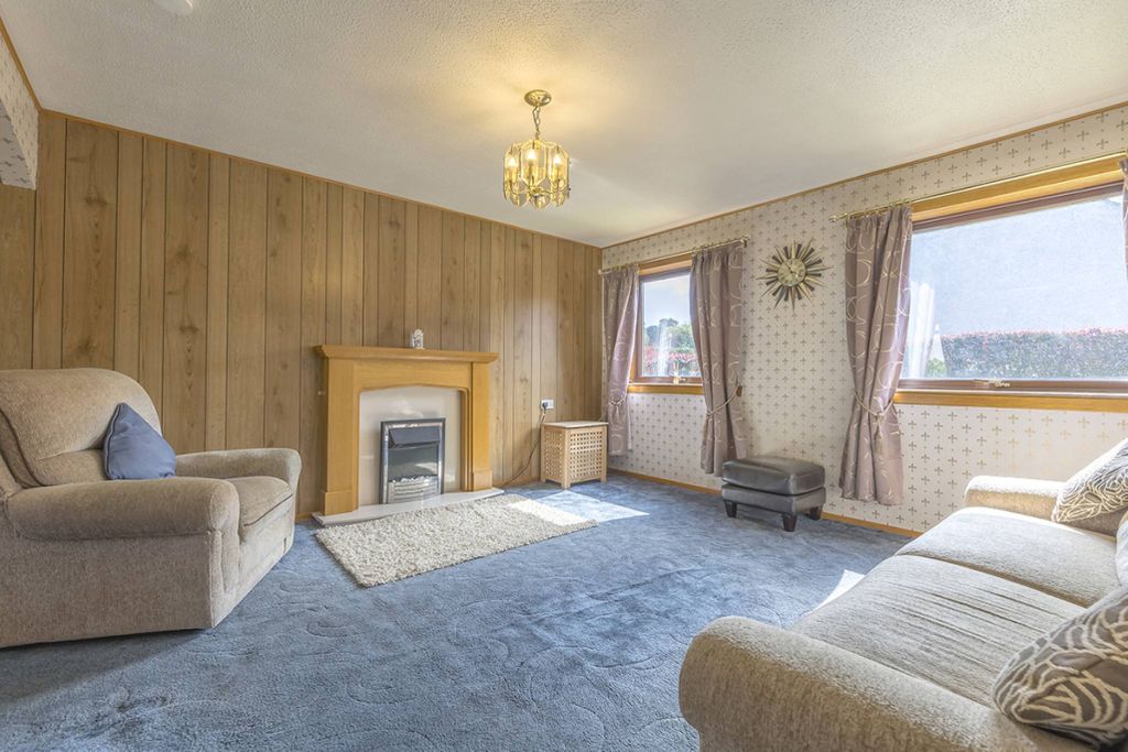 Property photo 2 of 26
