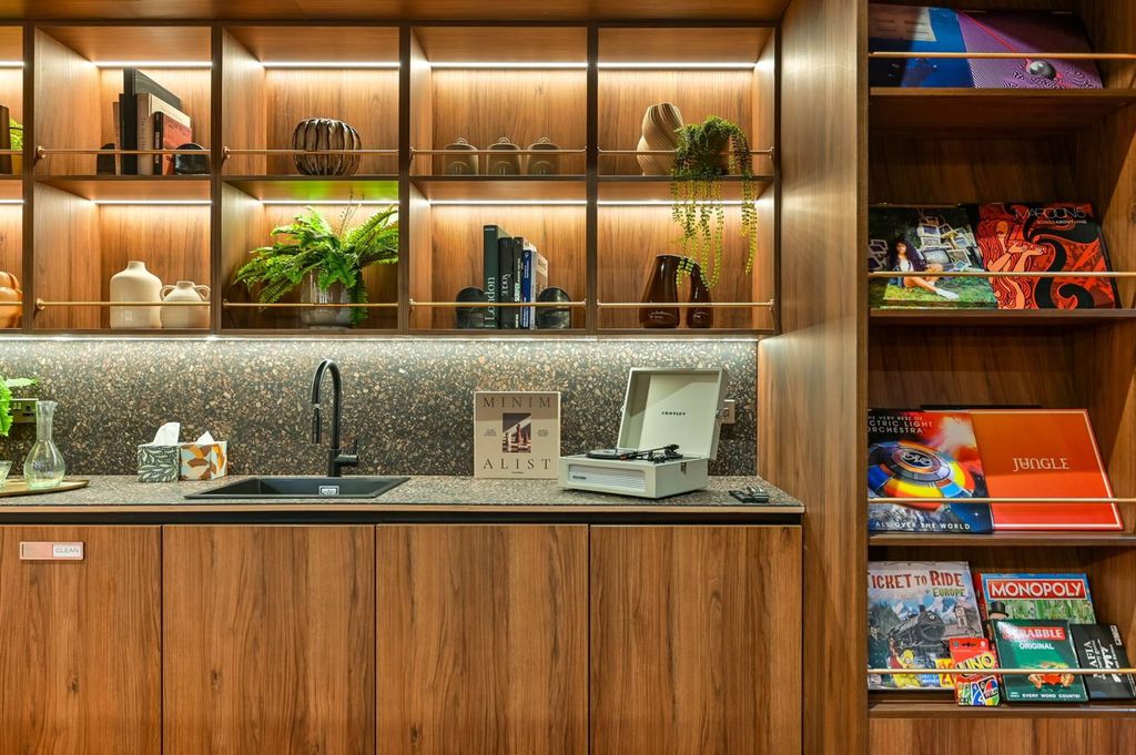 Property photo 1 of 39