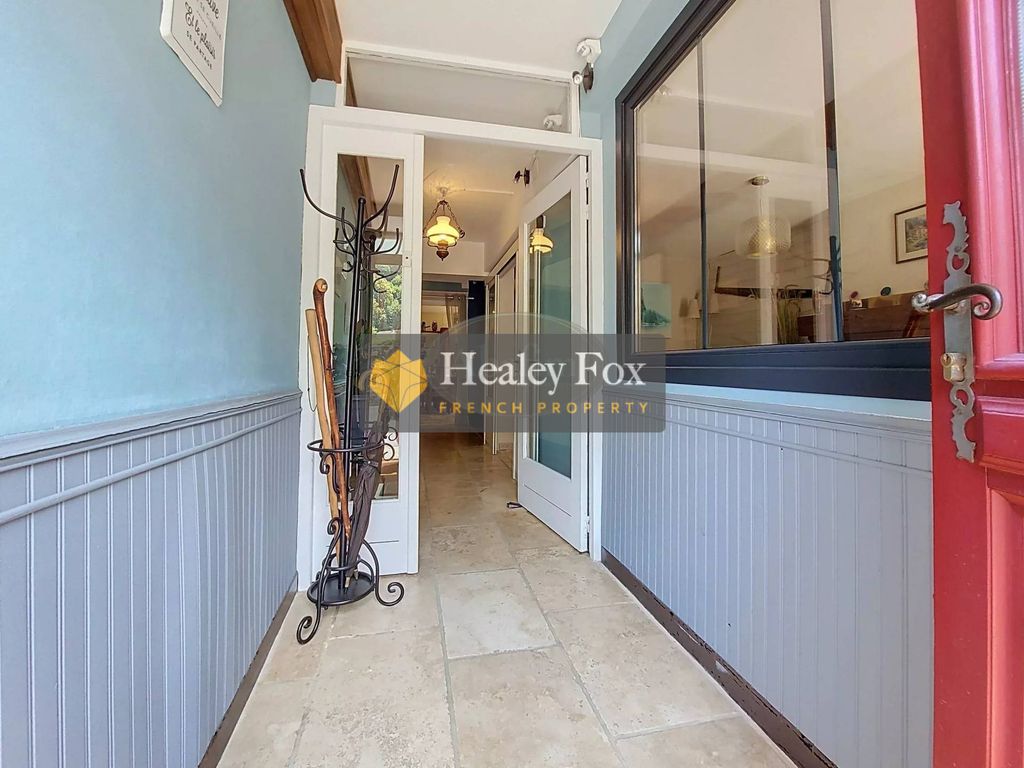 Property photo 3 of 26 72F6A99A486355Dffd4d4235E52020c8