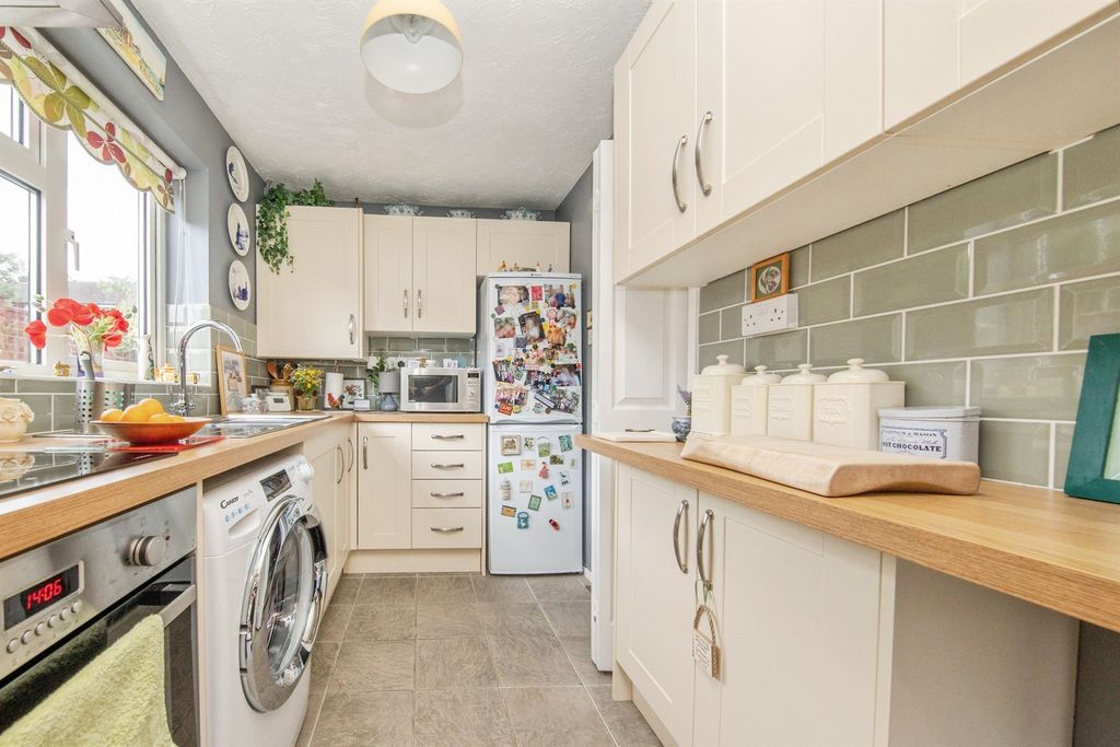 Property photo 3 of 12