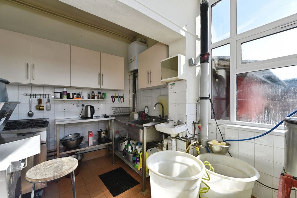 Property photo 2 of 16 Pbox-Img.Jpg