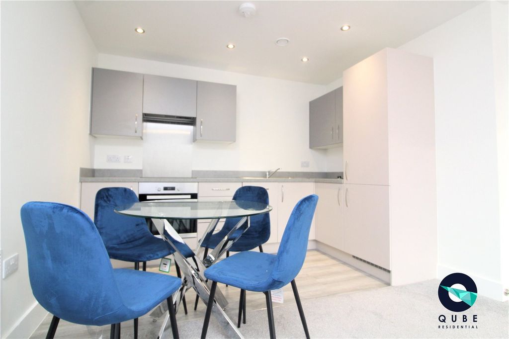 Property photo 3 of 10 Dining Area