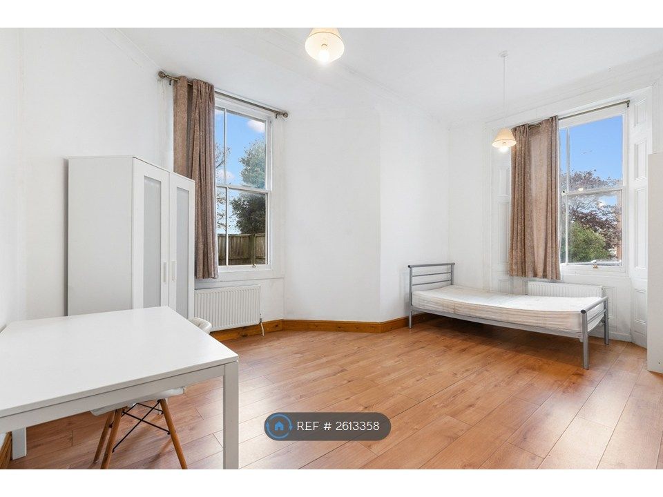 Property photo 3 of 9 Bedroom 2