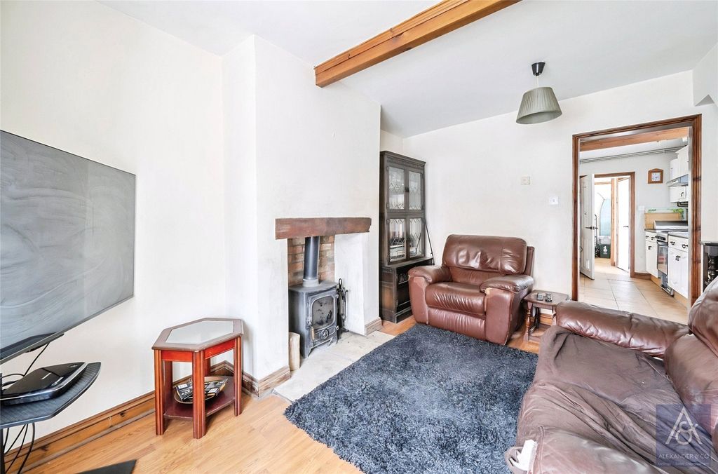 Property photo 3 of 22 Picture No. 32