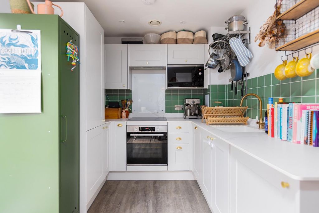Property photo 3 of 15 121 Paintworks, Bs4-17.Jpg