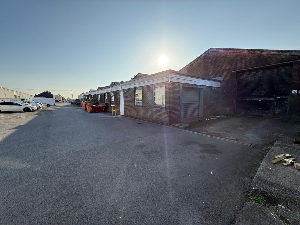 Property photo 2 of 4