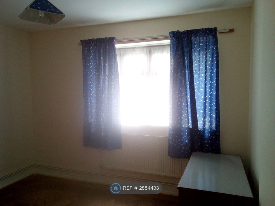 Property photo 2 of 5 Master Bedroom