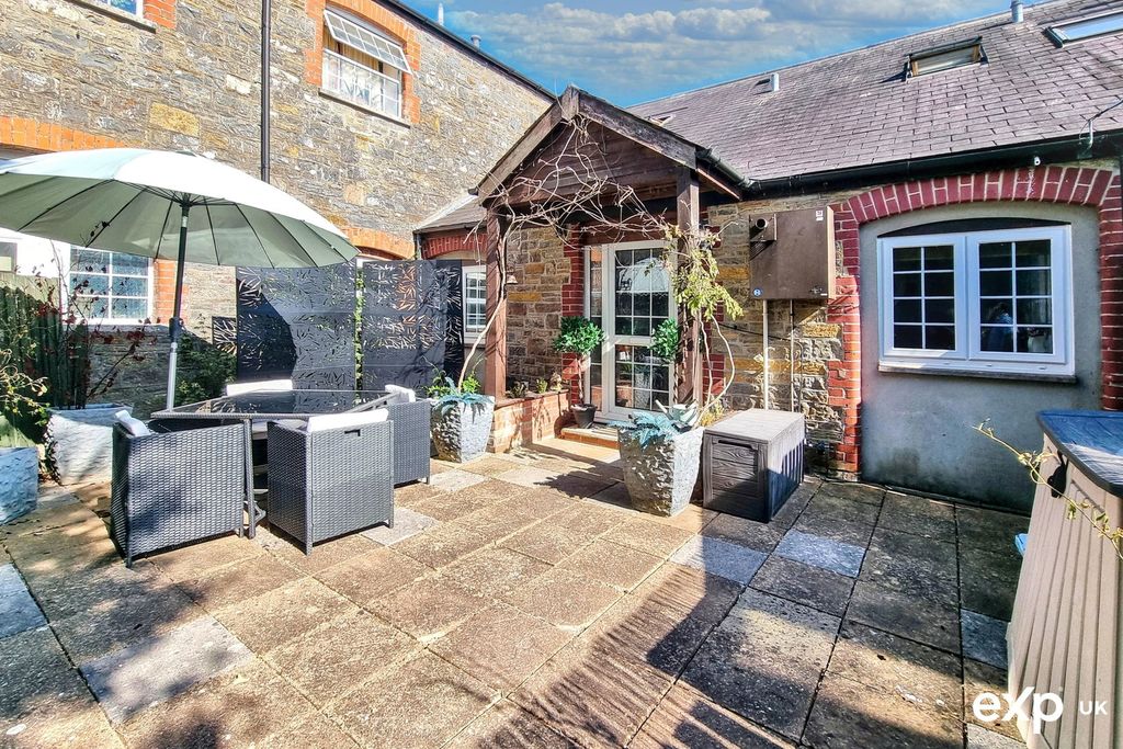 Property photo 1 of 27