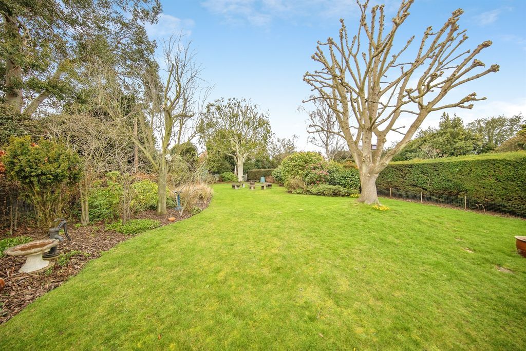 Property photo 2 of 20