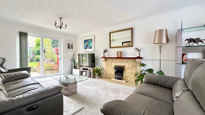 Property photo 3 of 19 Sitting Room