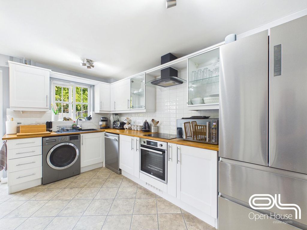 Property photo 2 of 15 Kitchen