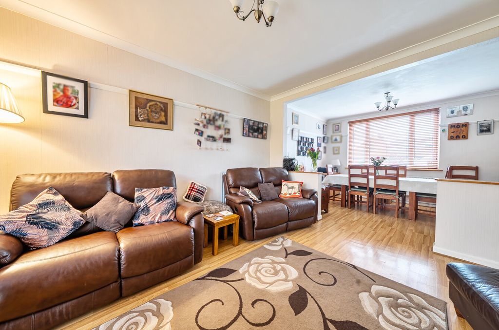 Property photo 2 of 20 1424771-11-69B2Fc...