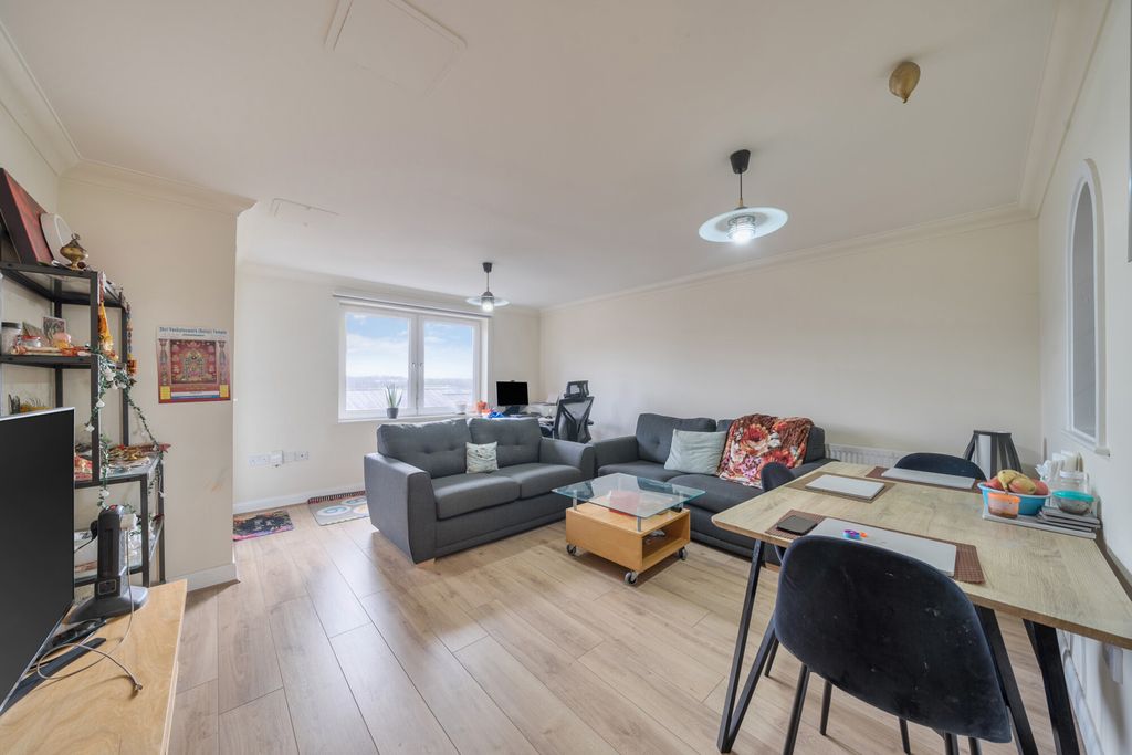 Property photo 2 of 19 1421484-1-69A6Fa3...