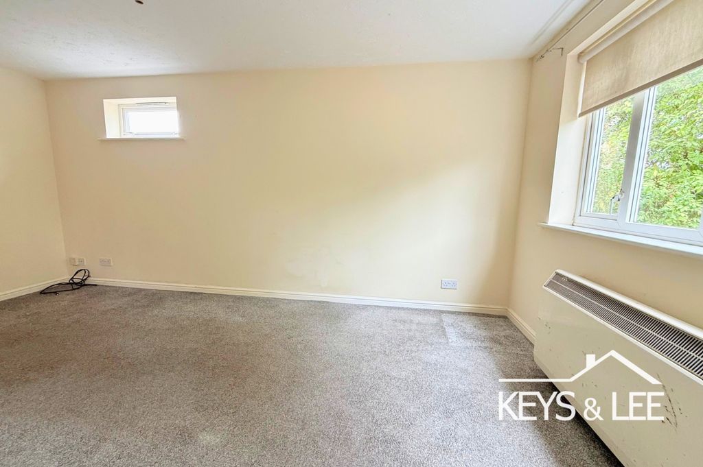 Property photo 2 of 9 4478503