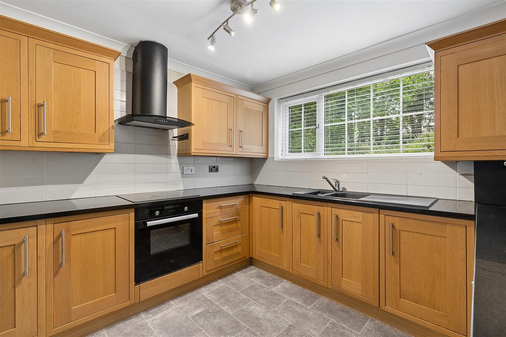 Property photo 2 of 16 Kitchen