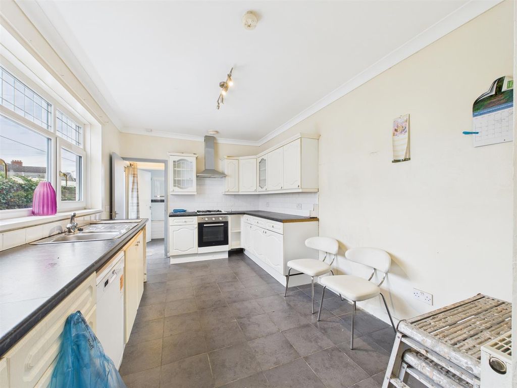 Property photo 3 of 15 Cam04045G0-Pr0038-Still005.Jpg