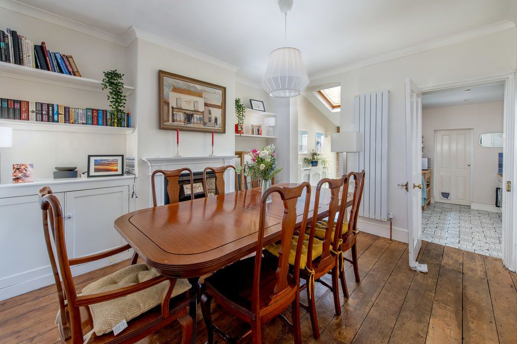 Property photo 3 of 18 Dining Room