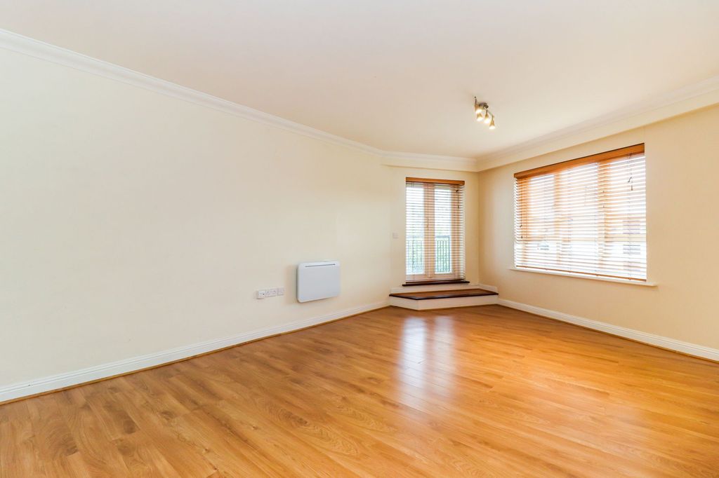 Property photo 3 of 11