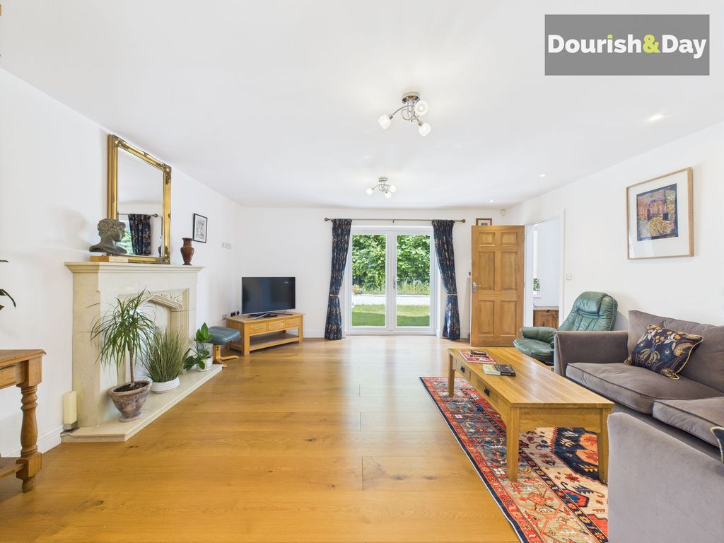 Property photo 2 of 59