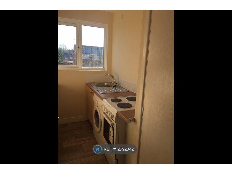 Property photo 2 of 7 Kitchen