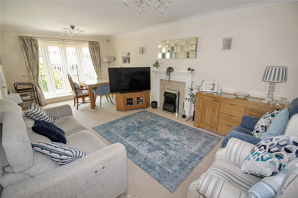 Property photo 3 of 13 Picture No. 02