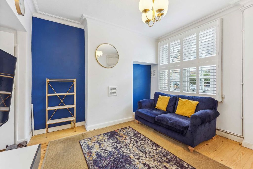 Property photo 1 of 7