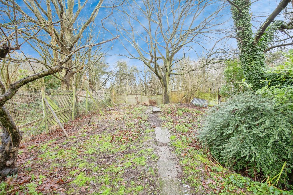 Property photo 3 of 22 038E4c22-Mw-10225