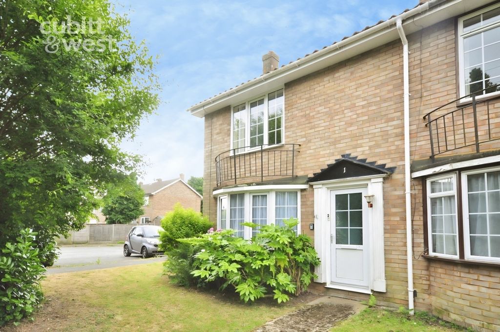 Property photo 1 of 11 External